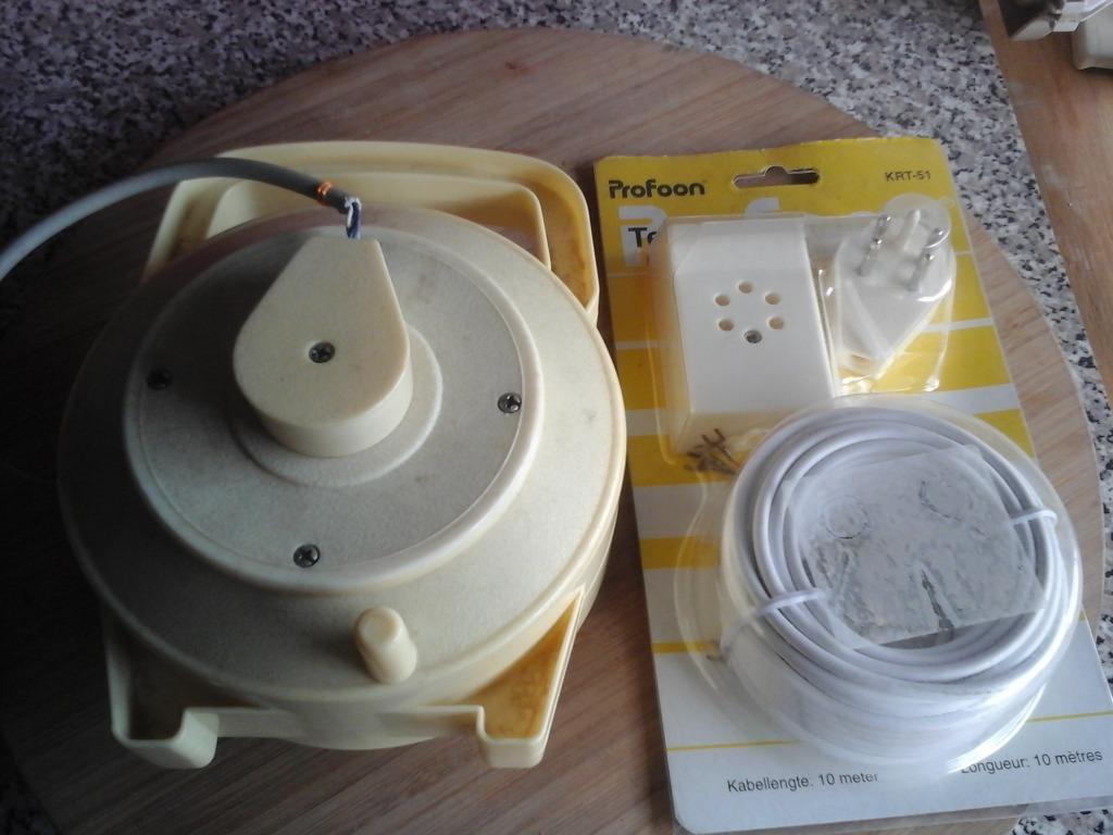 TELEFOONAANSLUIT SET + KABELHASPEL ( ANALOOG), Telecommunicatie, Ophalen of Verzenden, Zo goed als nieuw, 1 handset