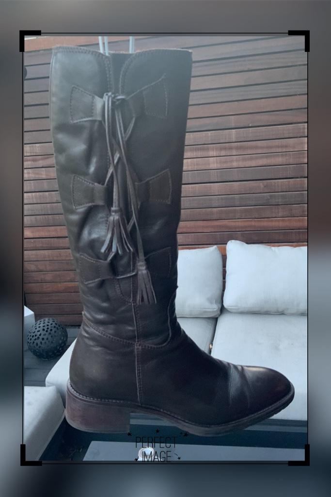 Bottes marron en cuir Un jour ailleurs, Enlèvement ou Envoi, Un jour ailleurs, Brun, Porté