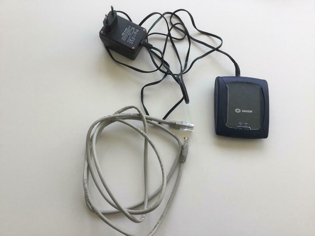 sagem adsl adapter modem router  Met kapel UTP   220 volt, Enlèvement ou Envoi, Utilisé