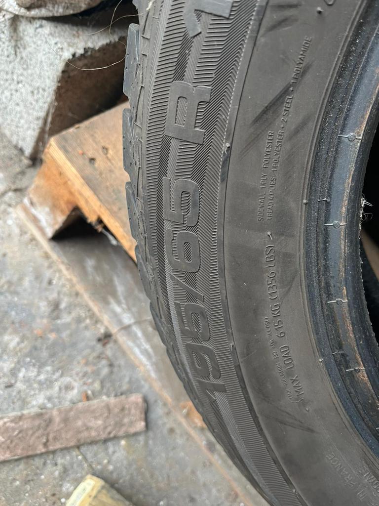 4 pneus hiver 2 Uniroyal et 2 Continental 195/65 R 15, Ophalen, Gebruikt