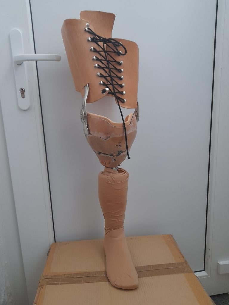 Nouvelle prothese , jambe droite  Liege, Enlèvement ou Envoi, Neuf