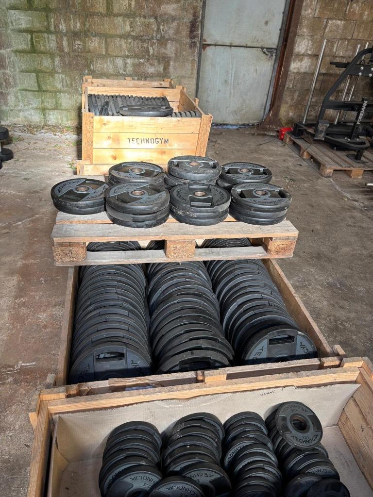 Lot de disques musculation TechnoGym 4€/KG, Enlèvement ou Envoi, Utilisé, Bras, Haltère