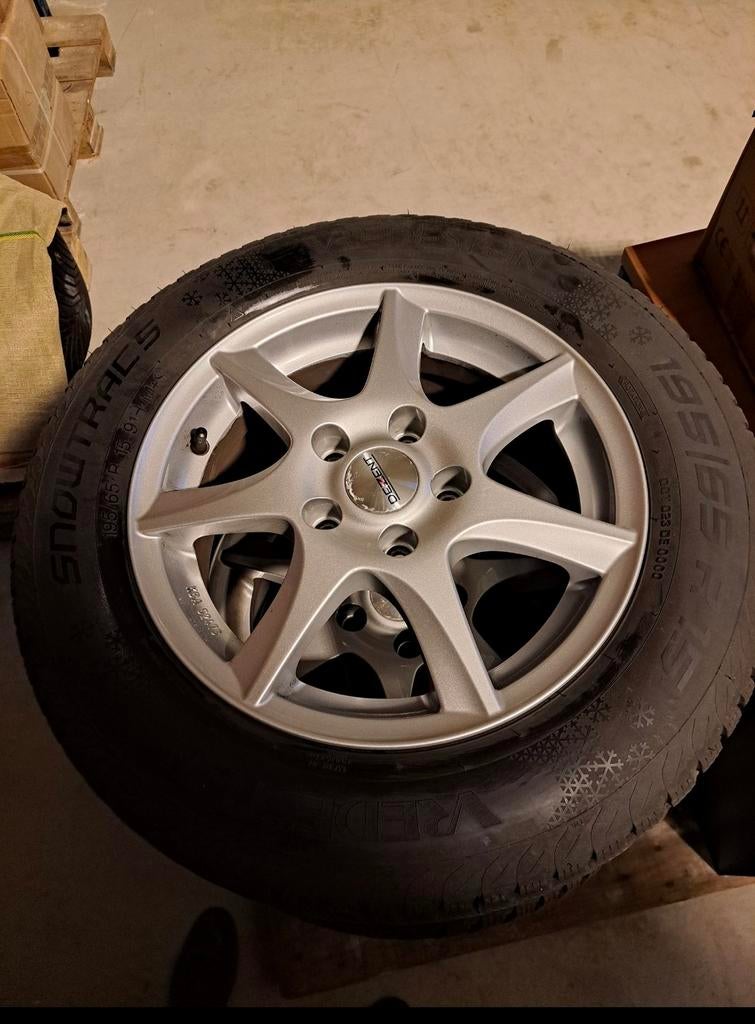 Velgen met winterbanden Golf 6 in nieuwstaat, Auto-onderdelen, Banden en Velgen, Ophalen, All Season, Banden en Velgen