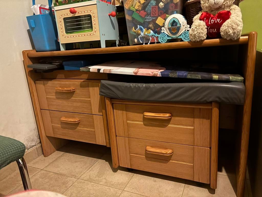 Bureau + ladenkastje, Enlèvement, Utilisé
