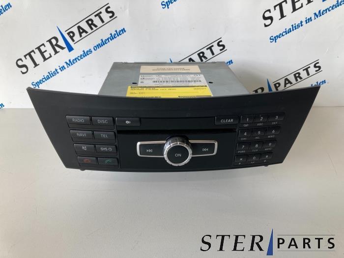 Radio/Lecteur CD d'un Mercedes C-Klasse, Enlèvement ou Envoi, 3 mois de garantie, Utilisé, Mercedes-Benz