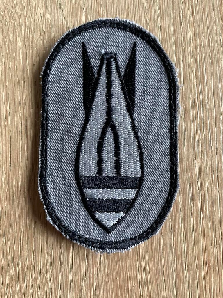 Patch DOVO ( grijs ) met velcro, Verzenden
