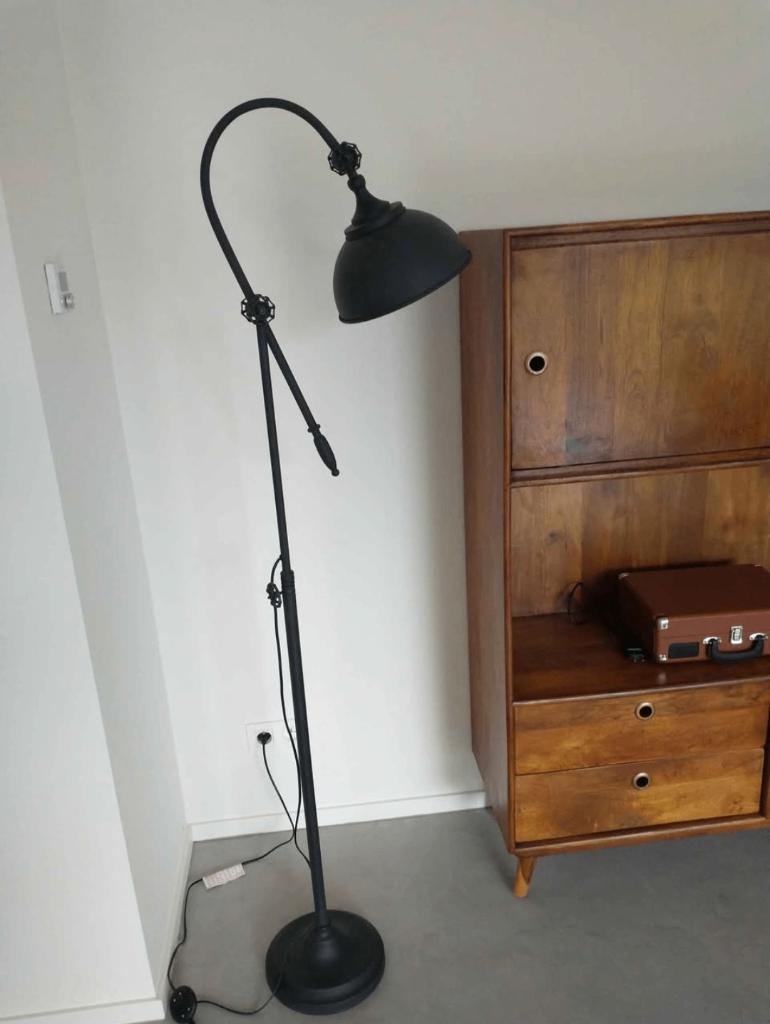 Industriële staanlamp, Ophalen, Zo goed als nieuw