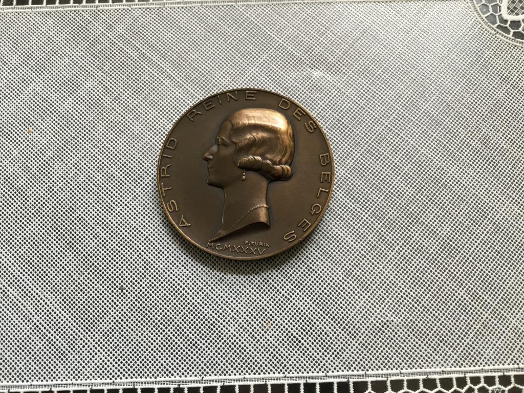 medaille Koningin Astrid, Verzamelen, Verzenden, Gebruikt, Overige typen