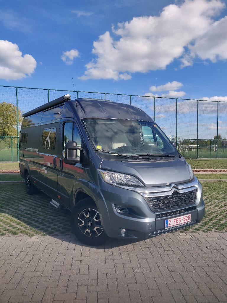 Pilote V630J X-edition 2021 campervan langsbedden trekhaak, Caravanes & Camping, Camping-cars, 6 à 7 mètres, Siège standard, Boîte manuelle