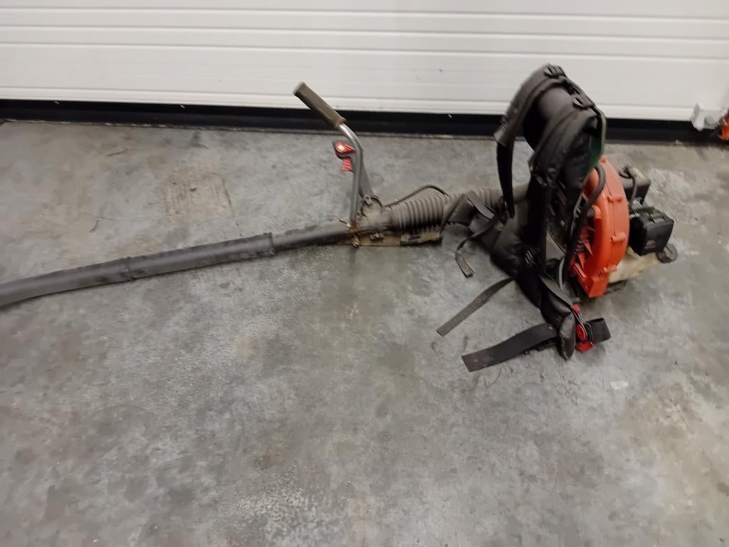 Bladblazer op benzine, Ophalen, Benzine