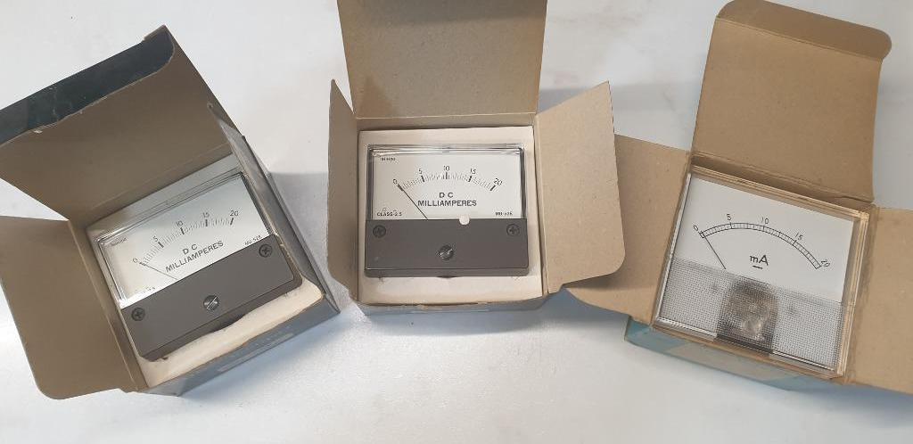 jw1271: 3x paneelmeters 20mA  2x MU52E =BxH = 80 x 66mm , sc, Ophalen of Verzenden, Nieuw