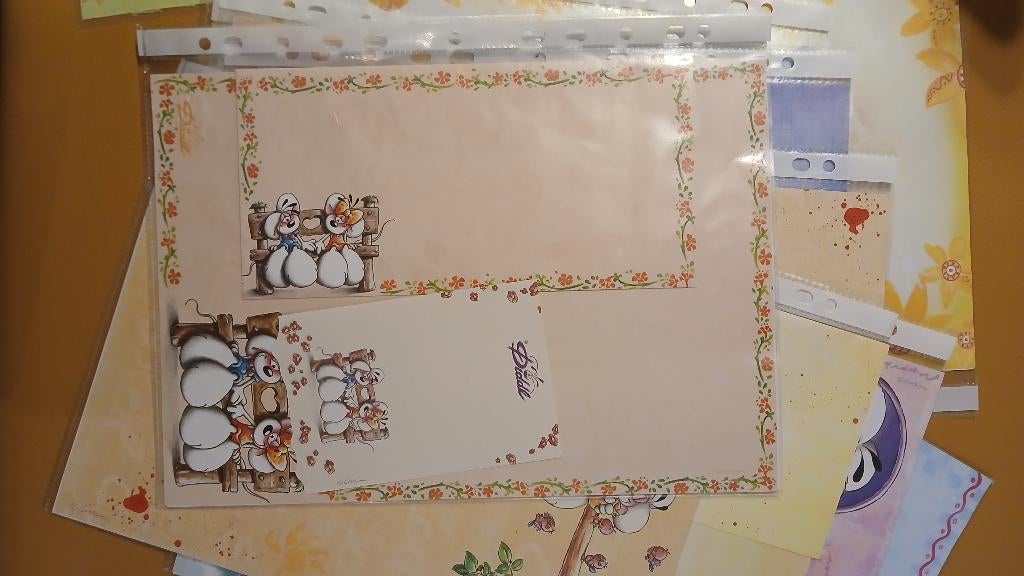 Diddl briefpapier, A4, A5 en enveloppes - lot, Enlèvement, Diddl, Comme neuf, Papier, Carte ou Papeterie