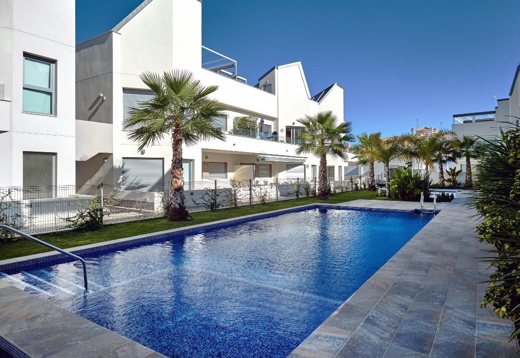 hoge bungalow te koop in Spanje, Immo, Torrevieja, Spanje, 80 m², 2 kamers