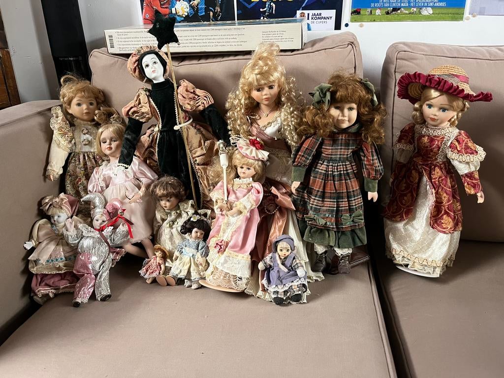 Poupées en porcelaine en bon état, Enlèvement, Comme neuf