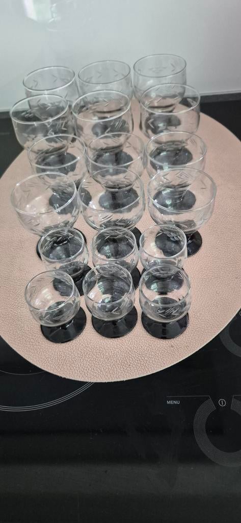 Vintage/Art-Deco 18 delig glasservies, Ophalen, Zo goed als nieuw