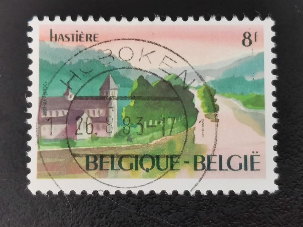 Belgie 1983 - Hastière: Romaanse kerk Notre Dame, Ophalen of Verzenden, Gestempeld
