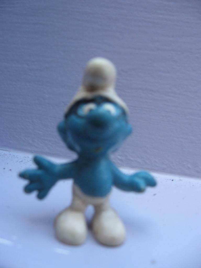 Authentieke smurfen met bril en verlegen... Twee beeldjes, Ophalen of Verzenden, Gebruikt, Overige typen