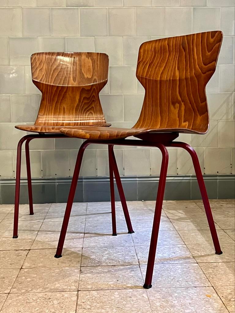 2 Vintage Pagwood/Pagholz stoelen - Bordeaux rood frame, Comme neuf, Enlèvement, Bois, Vintage schoolstoelen