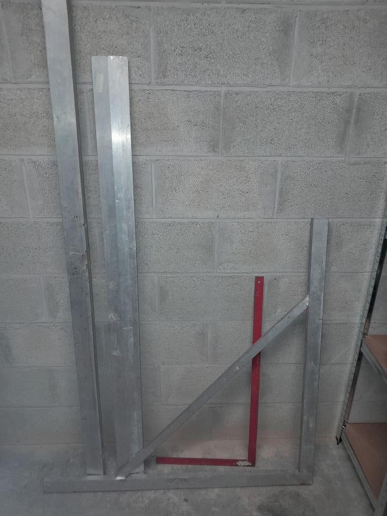 2 équerres maçons , 2 rile plafonneur, Enlèvement, Comme neuf