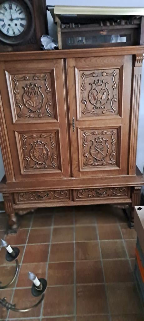 Armoire ancienne en chêne avec bois intégré, Enlèvement