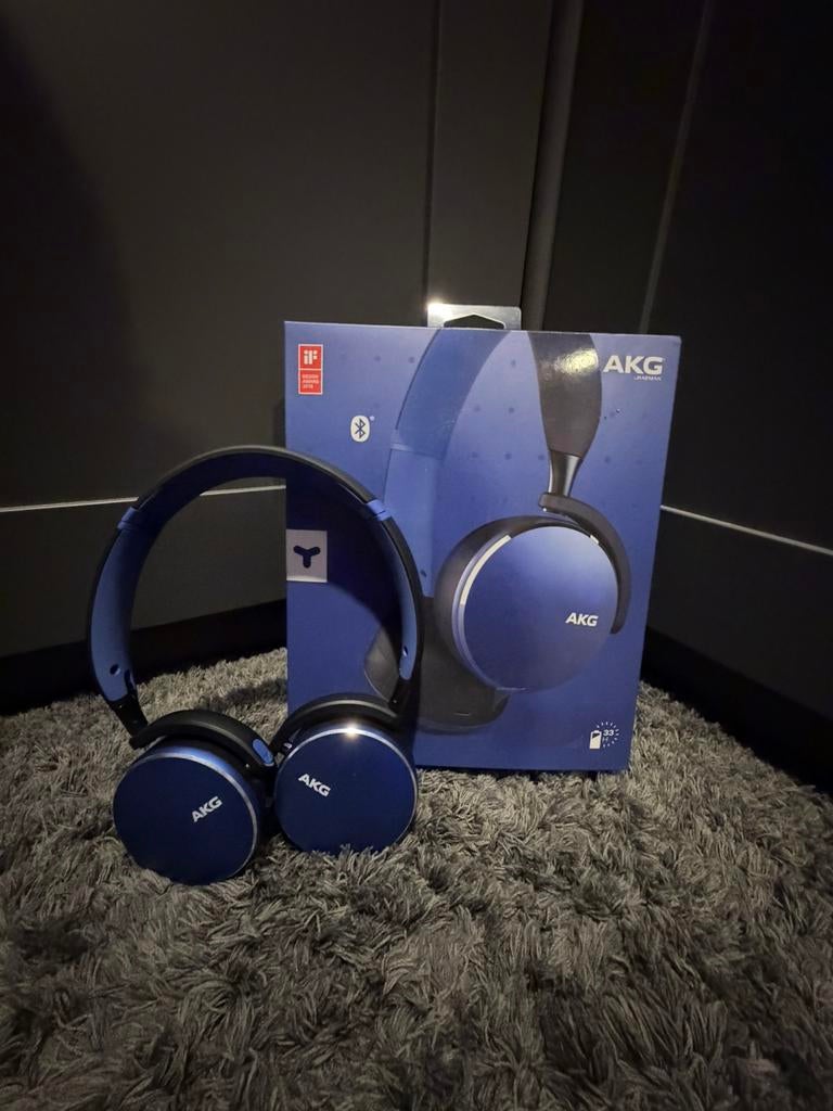 AKG Y500 hoofdtelefoon, Audio, Tv en Foto, Hoofdtelefoons, Ophalen of Verzenden, Zo goed als nieuw
