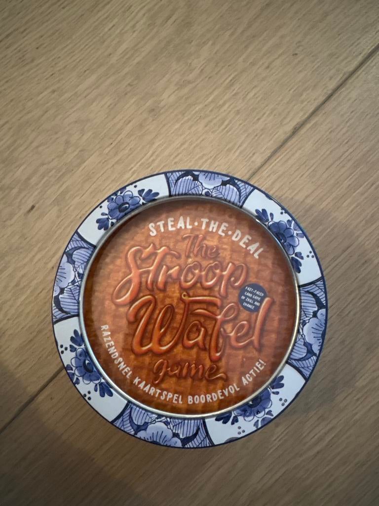 The Stroopwafel Game – Steal the Deal!, Hobby en Vrije tijd, Gezelschapsspellen | Bordspellen, Ophalen of Verzenden, Zo goed als nieuw
