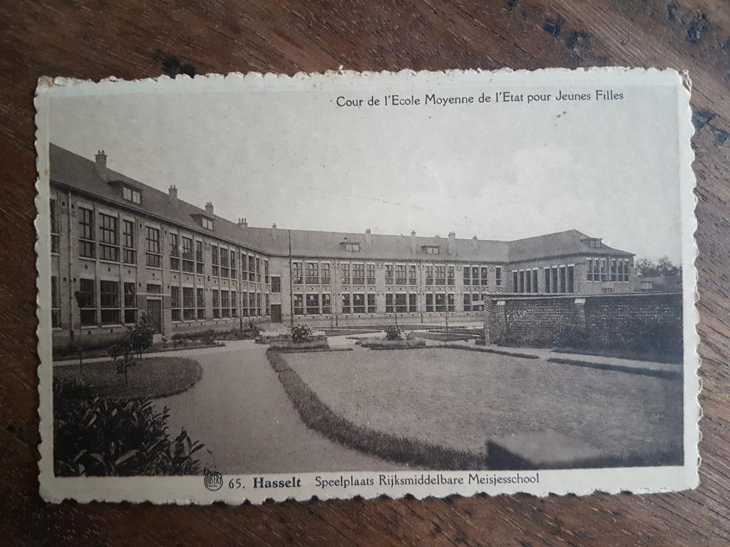 Postkaart Hasselt Speelplaats Rijksmiddelbare Meisjesschool, Ophalen of Verzenden, 1920 tot 1940, Gelopen, Limburg
