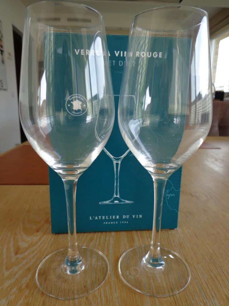 2 rode wijnglazen, Huis en Inrichting, Ophalen of Verzenden, Nieuw