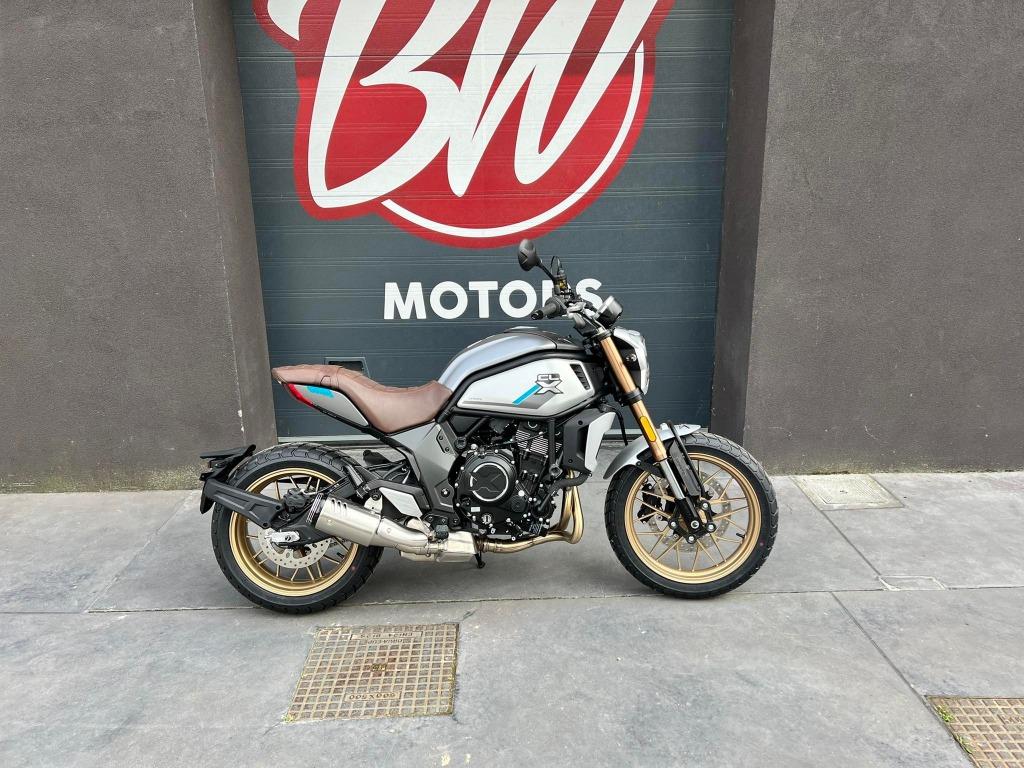 CFMOTO 700CL-X Heritage @ BW Motors Malines, Motos, Motos | Marques Autre, Entreprise, Plus de 35 kW, 2 cylindres, 700 cm³