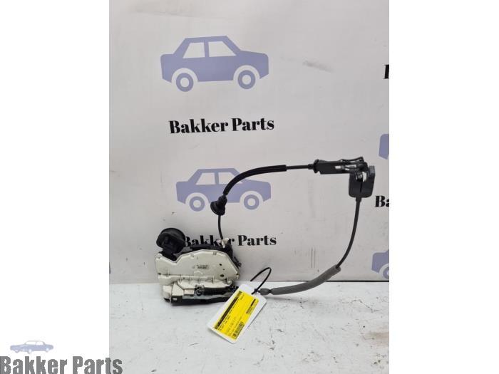 Serrure portière mécanique 4portes arrière droite d'un Vo, Autos : Pièces & Accessoires, -, Volkswagen, -, 3 mois de garantie