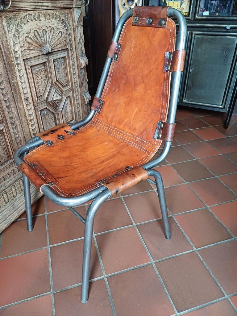 Chaise les arcs de Charlotte Perriand, Enlèvement ou Envoi, Bois, Une