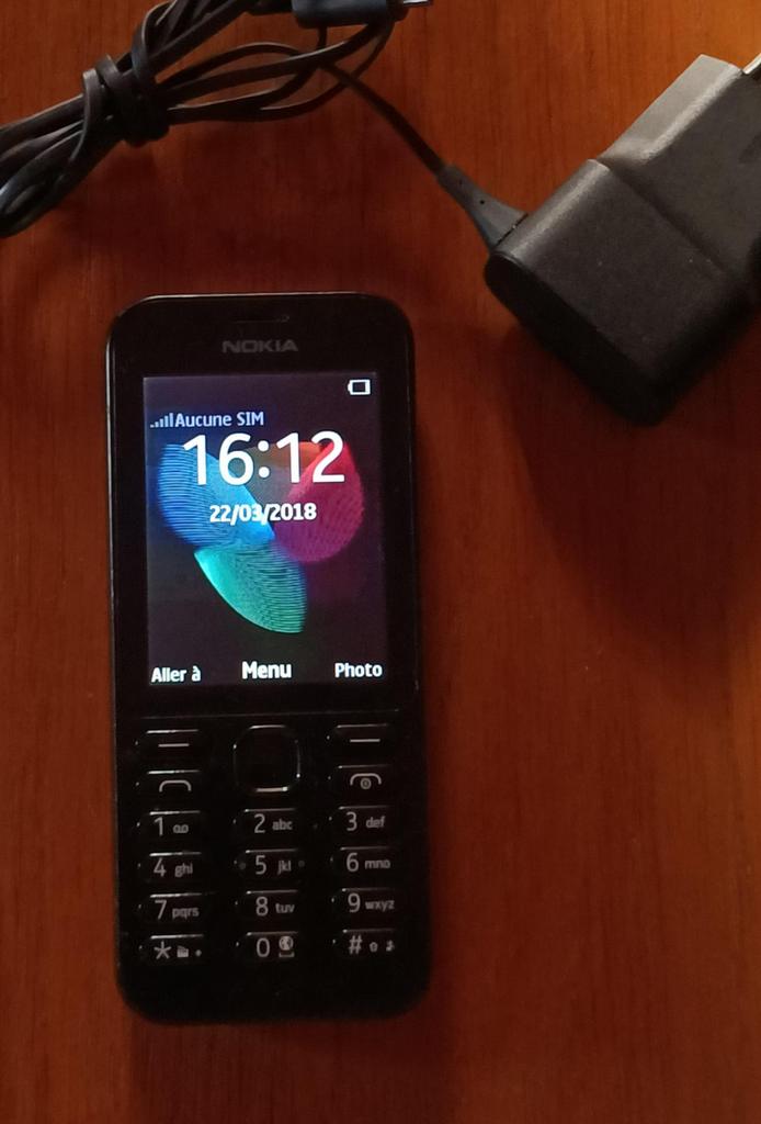 Nokia 222  RM1137 avec chargeur, Télécoms, Enlèvement ou Envoi