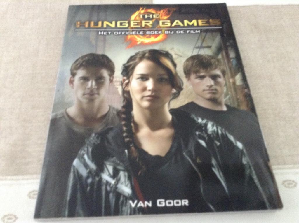 The Hunger Games officieel film boek (2012), Ophalen of Verzenden, Zo goed als nieuw, Film, Overige typen