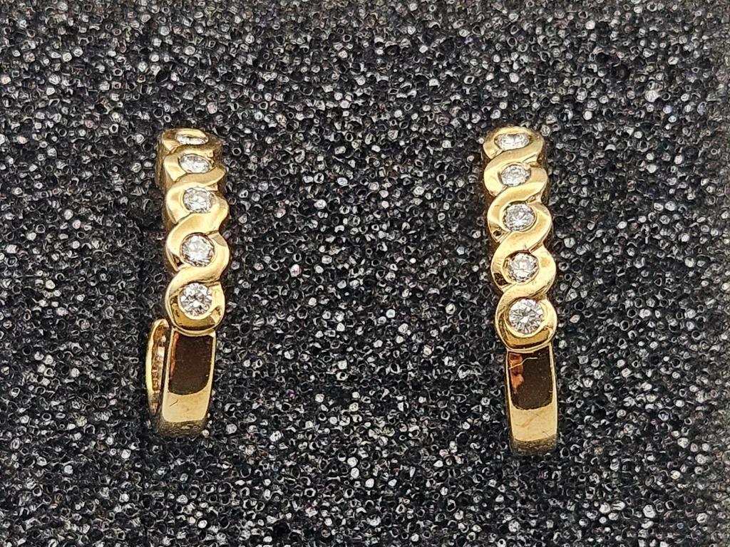 Gouden Vintage oorbellen met diamanten.Ca:0.10 ct. 2024/593., Handtassen en Accessoires, Oorbellen, Zo goed als nieuw, Knopjes of Stekers