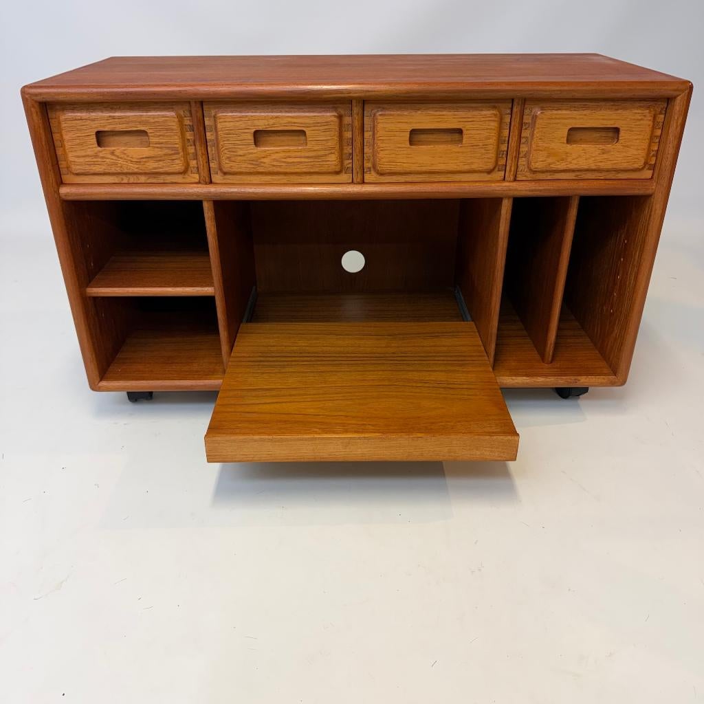 Cabinet multimédia scandinave, Teck, 25 à 50 cm, Enlèvement ou Envoi, Moins de 100 cm