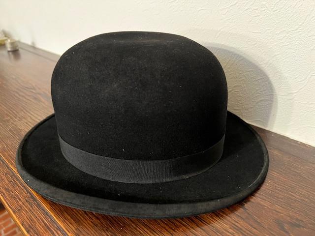 Chapeau melon Mowa ancien, Enlèvement