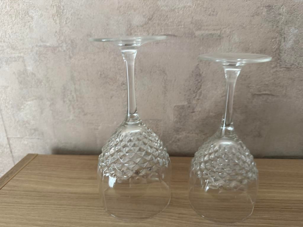 Witte of rode wijnglazen, Verzamelen, Glas en Drinkglazen, Zo goed als nieuw, Ophalen