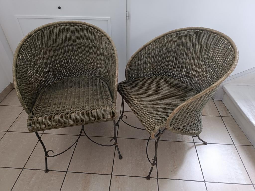 2 rotan stoelen, Enlèvement