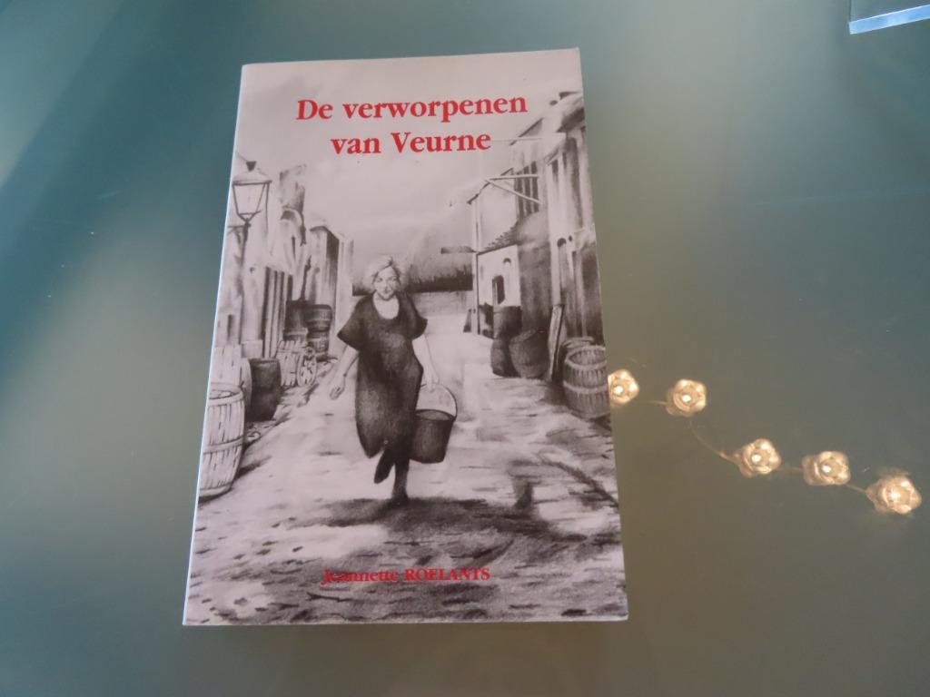 NIEUWSTAAT / De verworpenen van Veurne - Jeanette Roelants, Enlèvement ou Envoi, Comme neuf, Jeanette Roelants, 20e siècle ou après