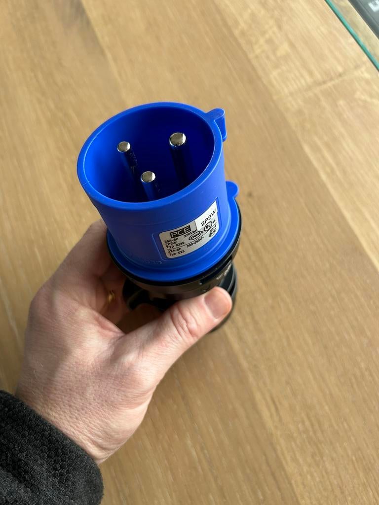PCE nieuwe stekker male 32A/240-250v blauw NIEUW, Doe-het-zelf en Bouw, Ophalen of Verzenden, Nieuw, Kabel of Snoer