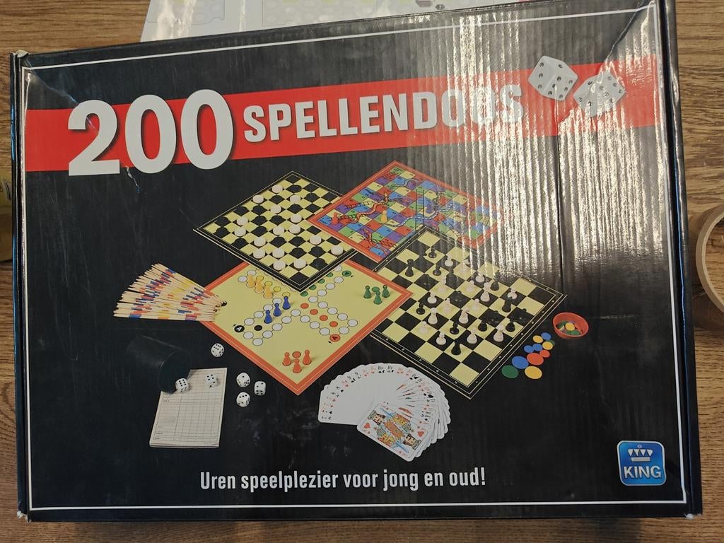 200 spellendoos, Vijf spelers of meer, Ophalen of Verzenden, Gebruikt, King