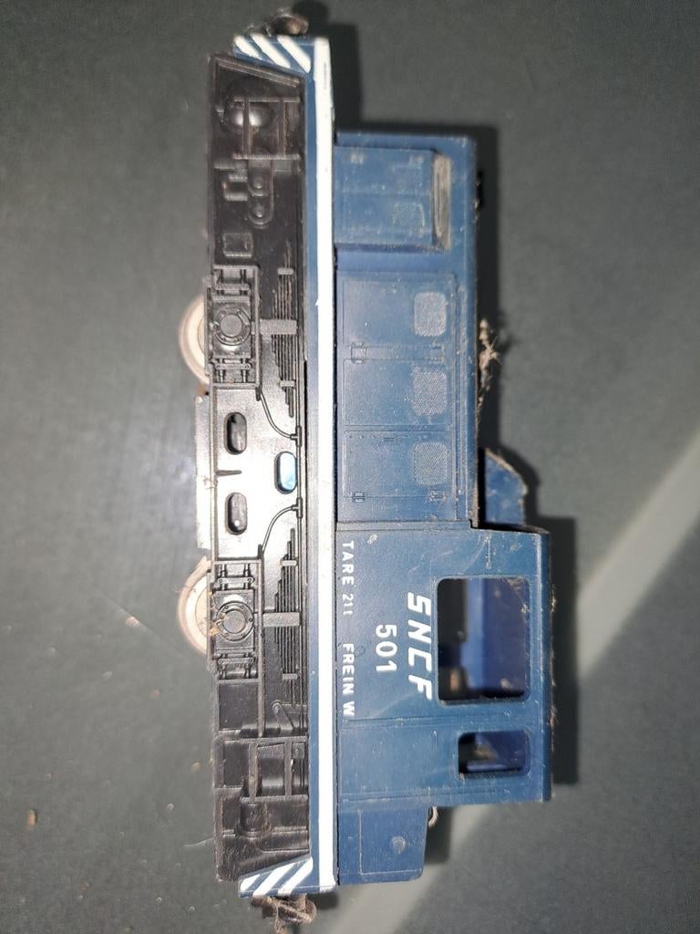 Locotracteur diesel SNCF 501 bleu HO 1/87 LIMA, Enlèvement