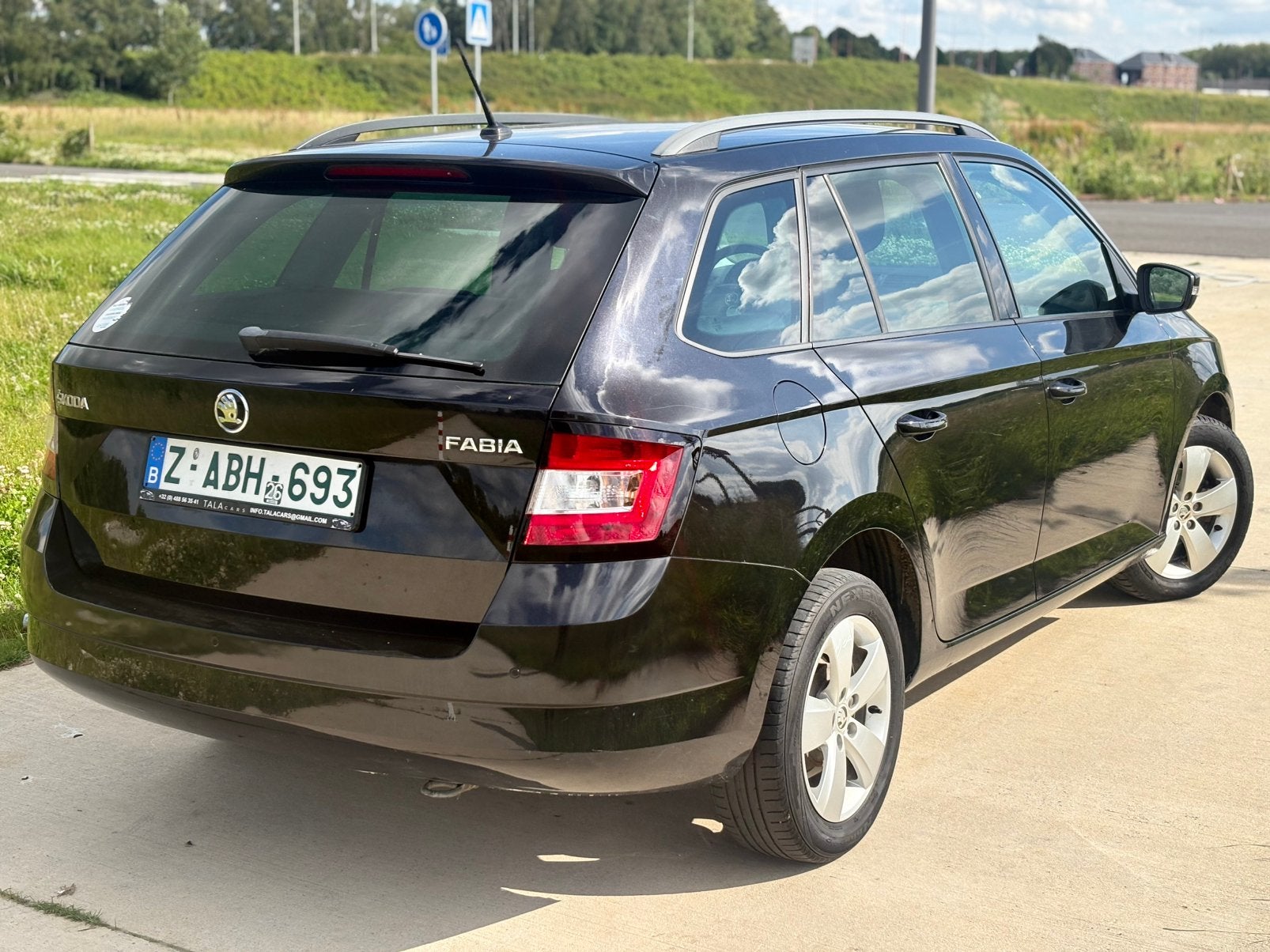 Skoda Fabia SW 1.2TSI 95.000 km - 1er main - Garantie 12 moi, Voorwielaandrijving, Stof, Parkeersensor, 4 cilinders