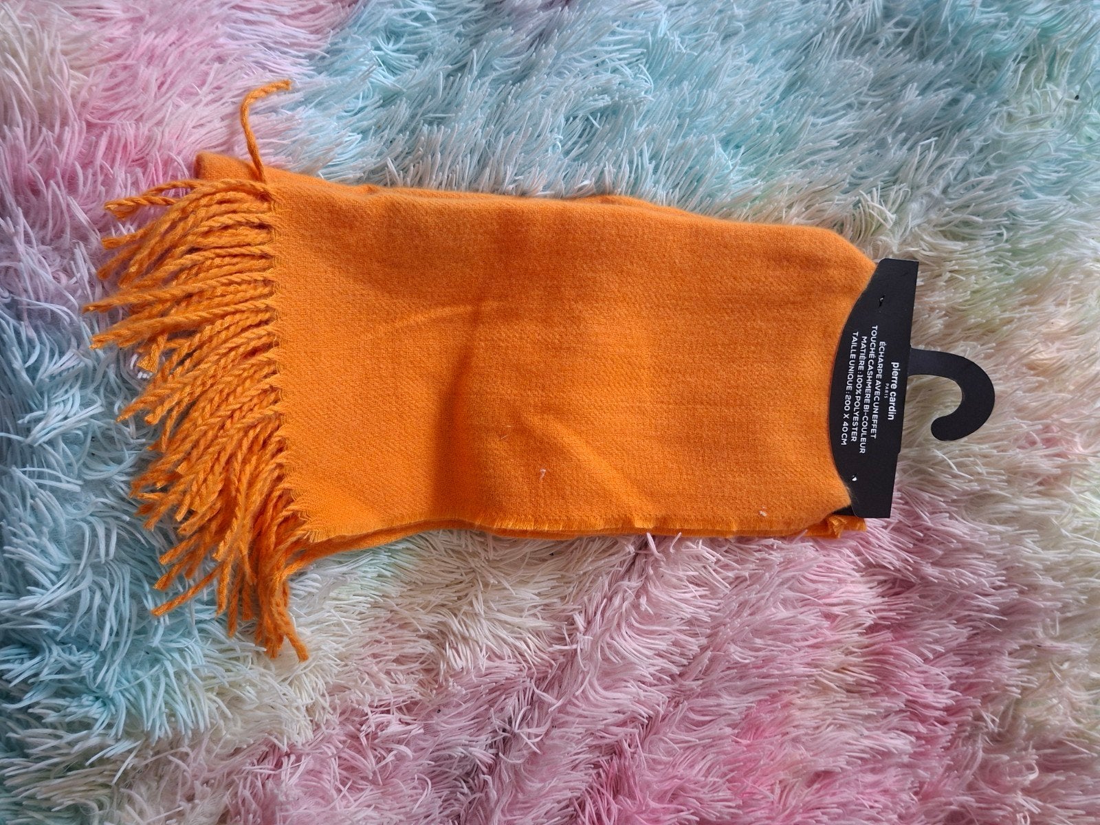 Écharpe Pierre Cardin orange touché cachemire (Neuve avec ét, Neuf, Enlèvement ou Envoi, Pierre Cardin, Autres tailles
