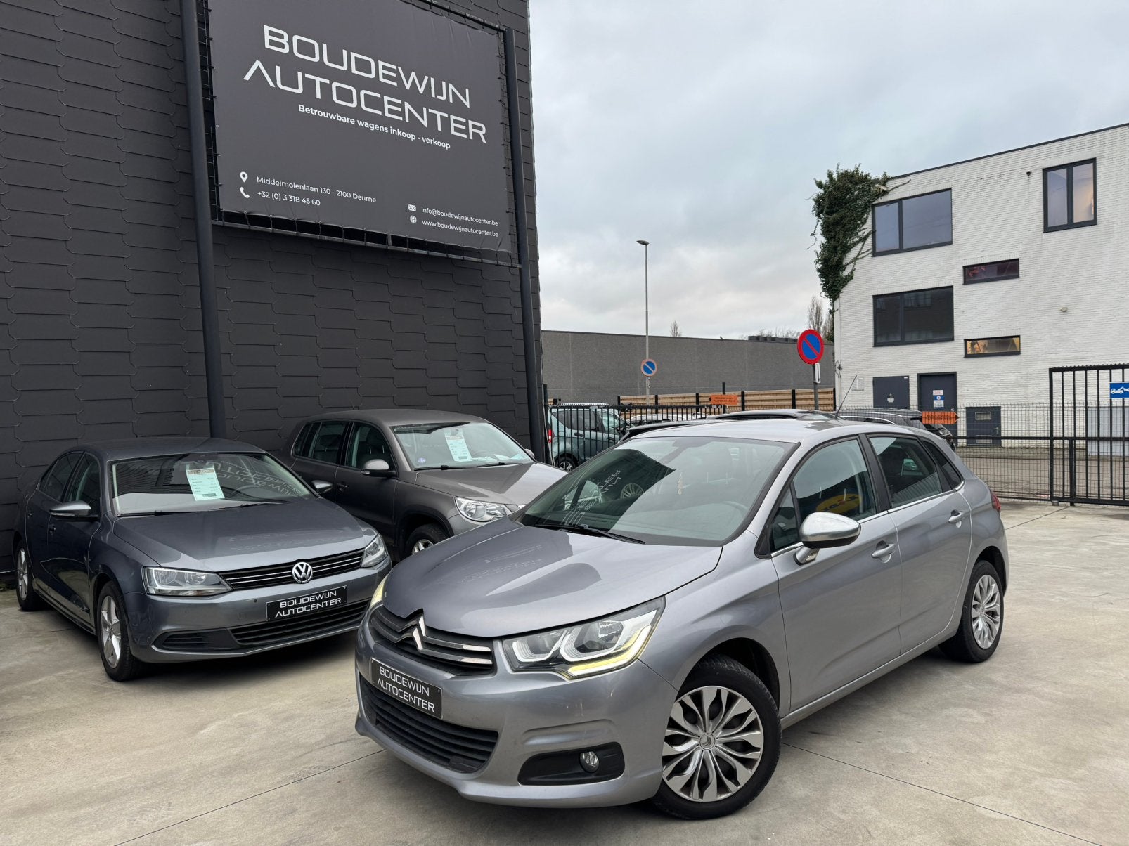 Citroën C4 1.2Benzine 2016 142.xxxkm Topstaat Gekeurd, Autos, Argent ou Gris, Entreprise, Garantie prolongée, Noir