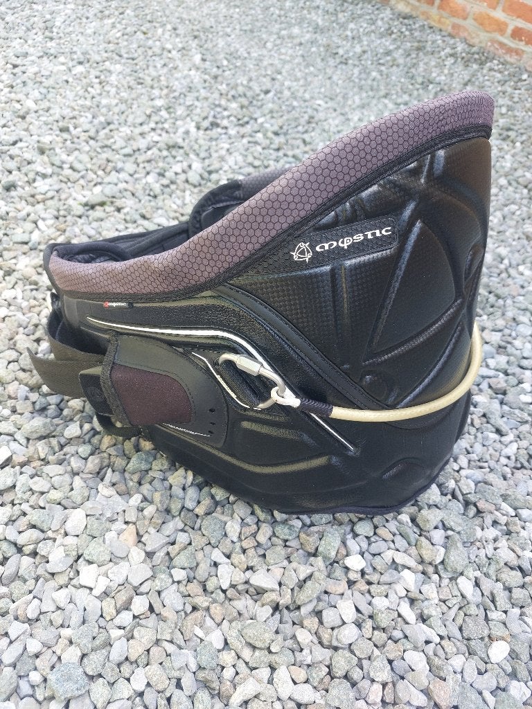 Trapeze kitesurf Mystic Shadow in maat XL 54 - 56, Ophalen of Verzenden, Zo goed als nieuw, Kite