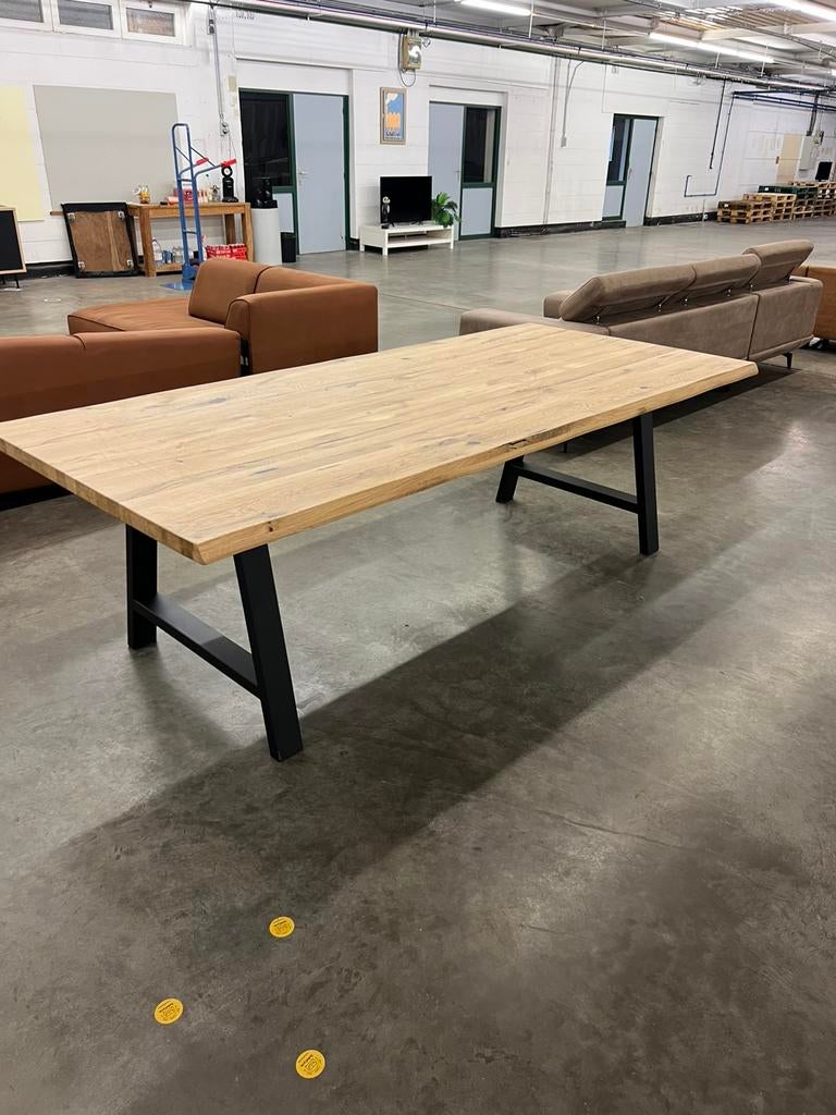 Table à manger entièrement en chêne massif  - neuve, Enlèvement ou Envoi