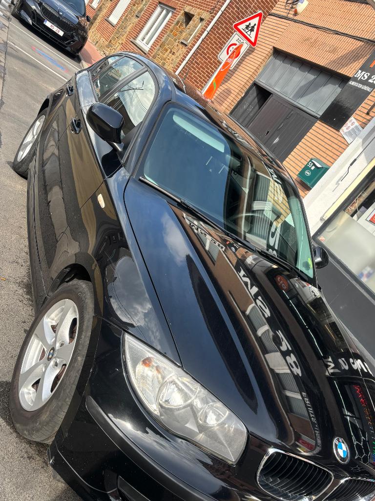 À VENDRE – BMW 116d – PROPRE & BIEN ENTRETENUE, Auto's, Euro 5, Adaptive Cruise Control, Zwart, Zwart