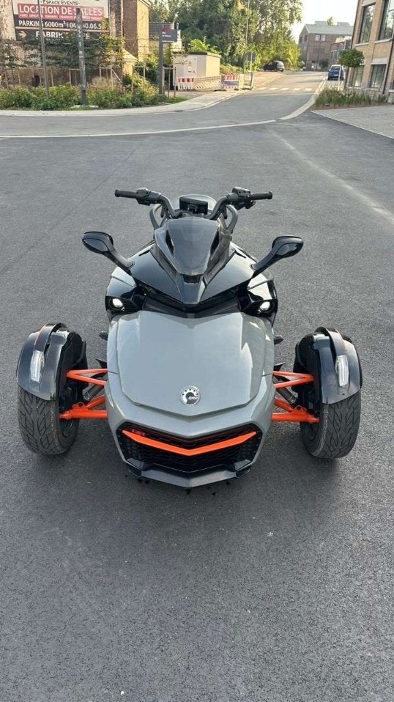 Can-Am Spyder, 1330 cm³, Plus de 35 kW