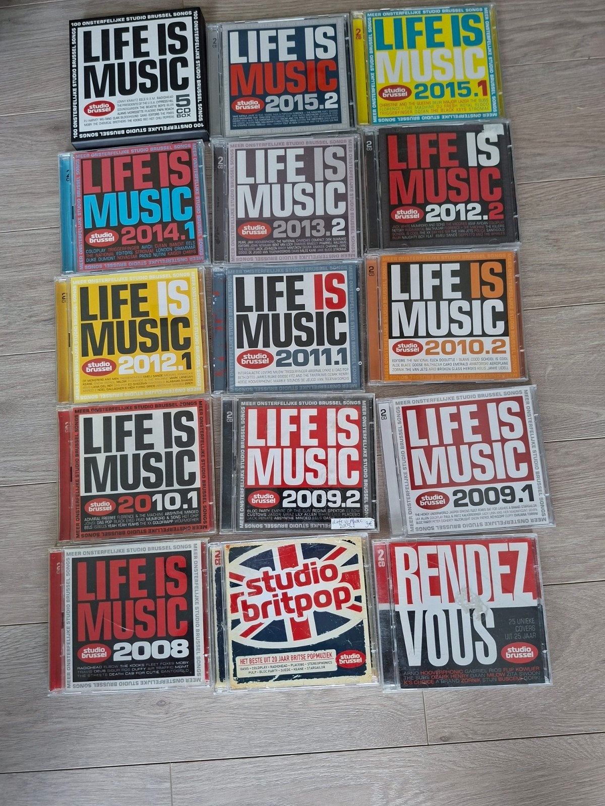 13 compilations sur CD de Studio Brussels (Life), CD & DVD, CD | Compilations, Enlèvement ou Envoi, Pop